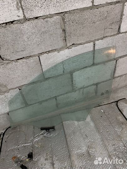 Стекло переднее левое Hyundai Tucson 3