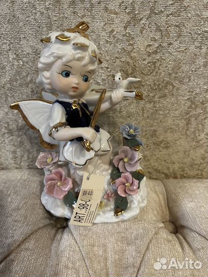 Статуэтки сувенир фарфор новык