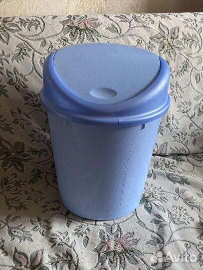 Мусорное ведро с крышкой