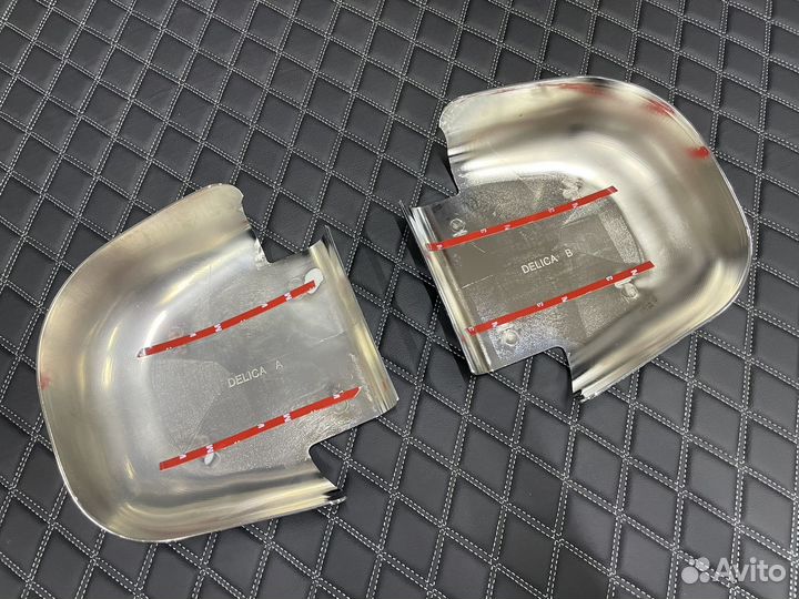 Накладки на зеркала Mitsubishi Delica 94-07