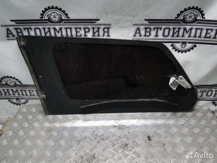 Форточка в крыло Toyota Sienna 3 2012 3.5