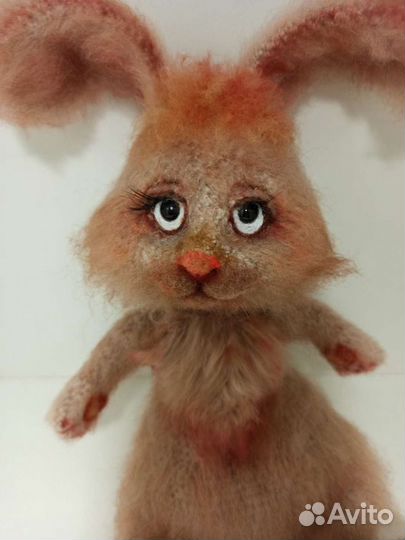 Пасхальный заяц. Вязаная игрушка ручная работа
