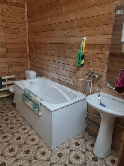 Дом 200 м² на участке 1 сот.