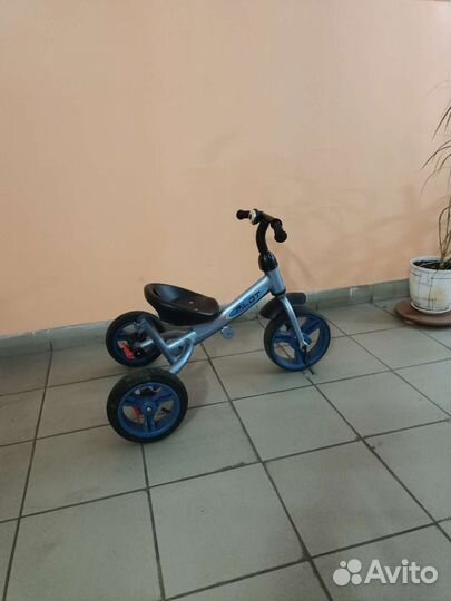 Детский трехколесный велосипед бу