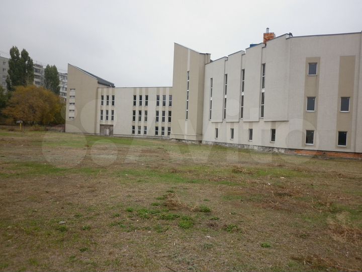 Здание, 7364.9 м²