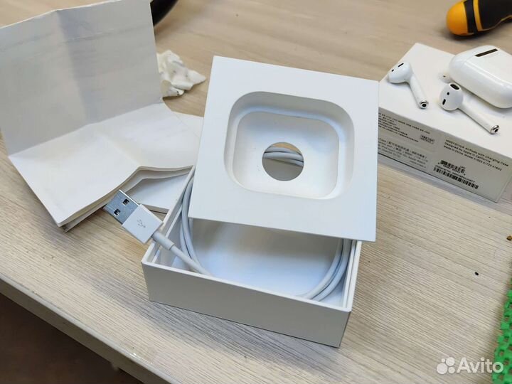 Apple airpods 1 оригинал исправные