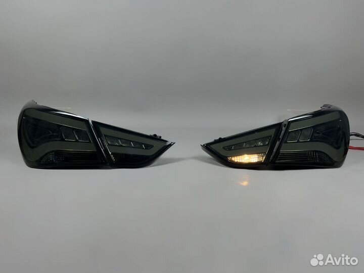 Стопы Hyundai Sonata (YF) 10-13г Дымчатые R2271