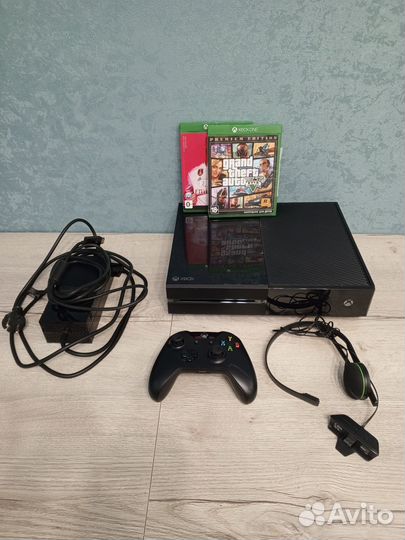 Xbox One s 1tb (+2 игры на диске)