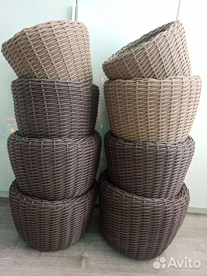 Кашпо из искусственного ротанга