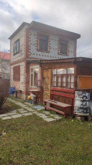 Дом 21,5 м² на участке 9,2 сот.