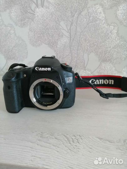 Зеркальный фотоаппарат Canon EOS 60d