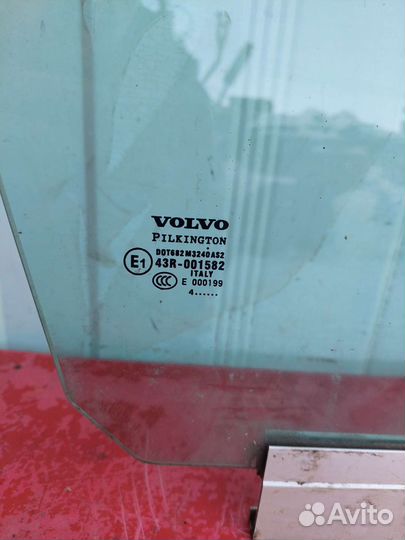 Стекло передней правой двери Volvo XC90 1