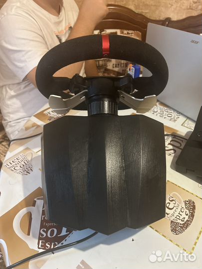 Игровой руль с педалями