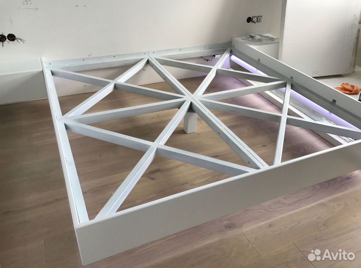 Парящая кровать от производителя