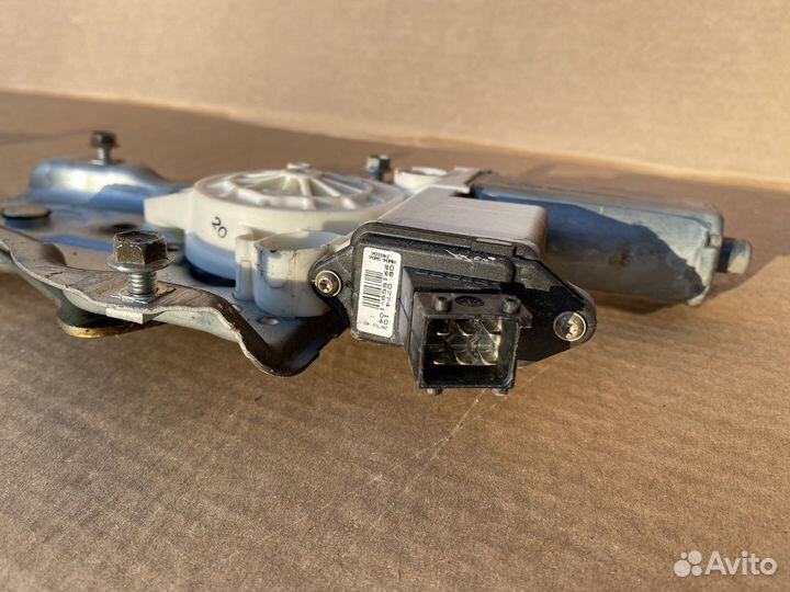 Стеклоподъемник передний левый Toyota Corolla E12