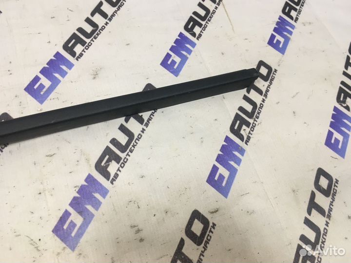 Накладка двери задней правой Форд Фокус 2