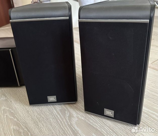 Комплект акустики JBL для домашнего кинотеатра
