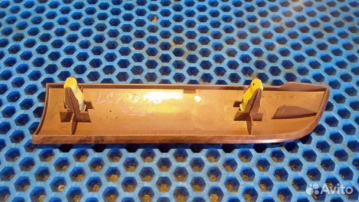 Накладка торпеды Toyota Land Cruiser Prado 120