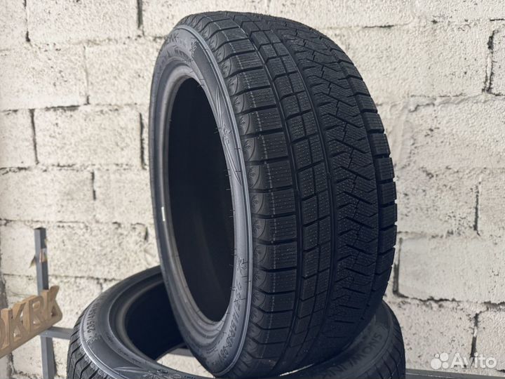 Triangle PL02 235/45 R18 98V