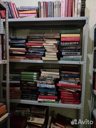 Книги на разную тематику. Много