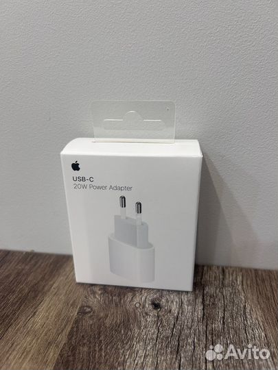 Сетевое зарядное Apple 20W Type-C, 2.2A