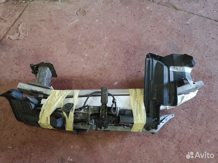 Усилитель бампера передний Nissan Note E11