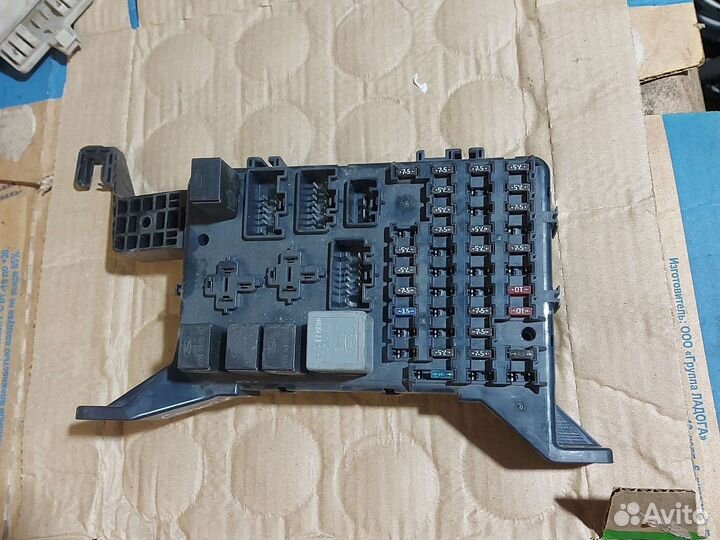 Блок предохранителей салонный Форд Мондео 3 1,8
