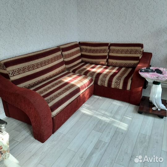 Диван угловой с ящиком