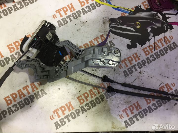 Хендай Элантра Замок задней двери Лев