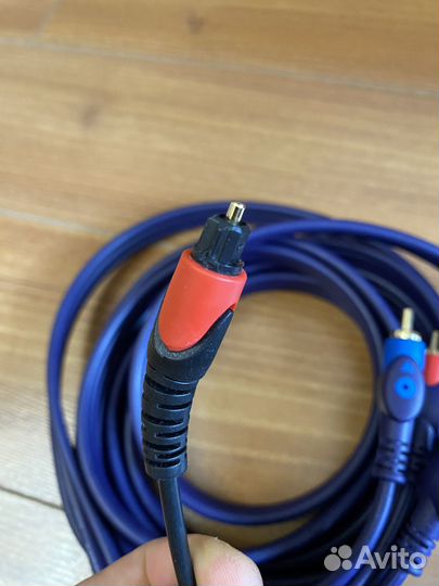 Компонентный видео кабель + оптич. акустический