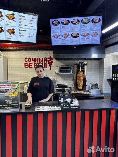 Повар шаурмист