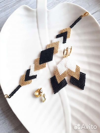 Браслеты, серьги, кольца,броши из бисера под заказ