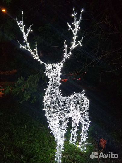 Светящийся новогодний олень