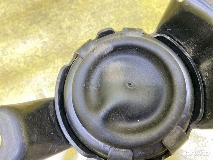 Подушка двигателя передняя правая Honda 138007