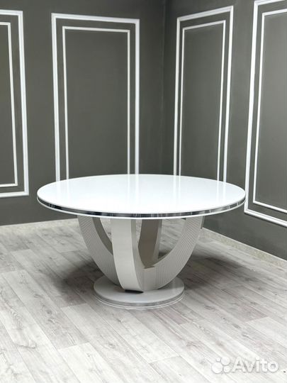 Кухонный стол,стулья / оплата при получении