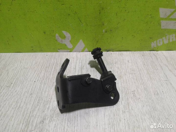 Кронштейн (сопут. товар) Киа Спортейдж 04-10