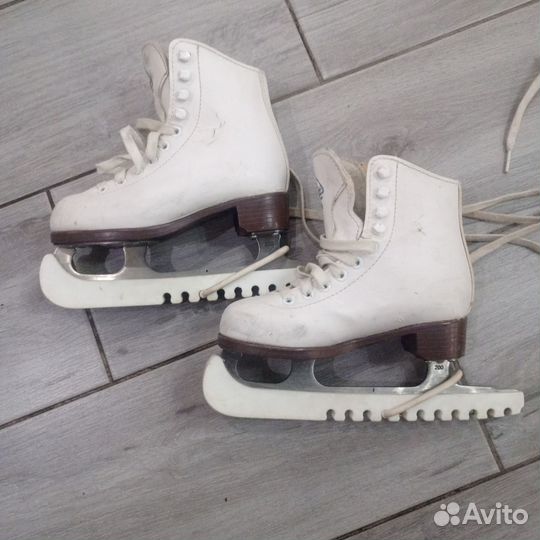 Фигурные коньки jackson
