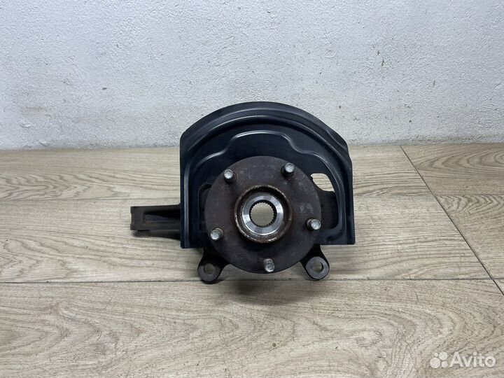 Кулак поворотный левый Nissan X-trail 31