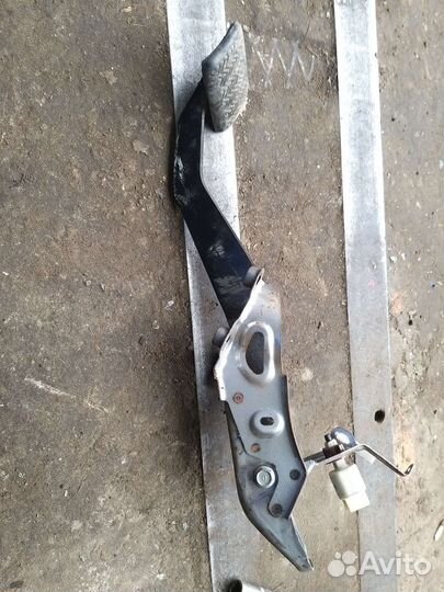 Педаль тормоза тойота королла, аурис e150