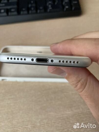 iPhone SE (2020), 64 ГБ