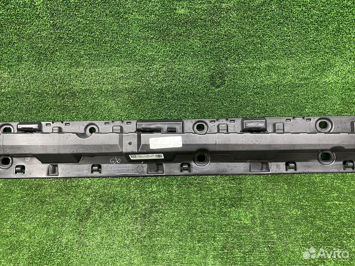 Кронштейн порога правый BMW X7 G07