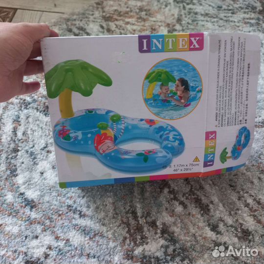 Надувной матрас с пальмой