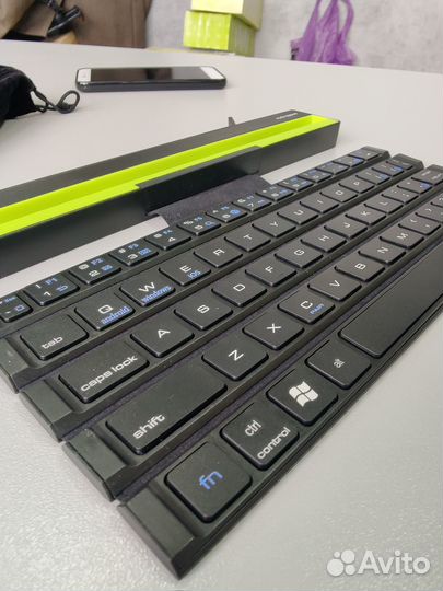 Беспроводная складная клавиатура