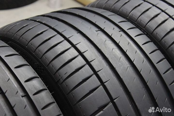 Michelin Pilot Sport 4 245/40 R19 и 275/35 R19 100Y