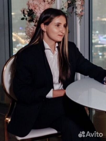 Куратор - искусствовед