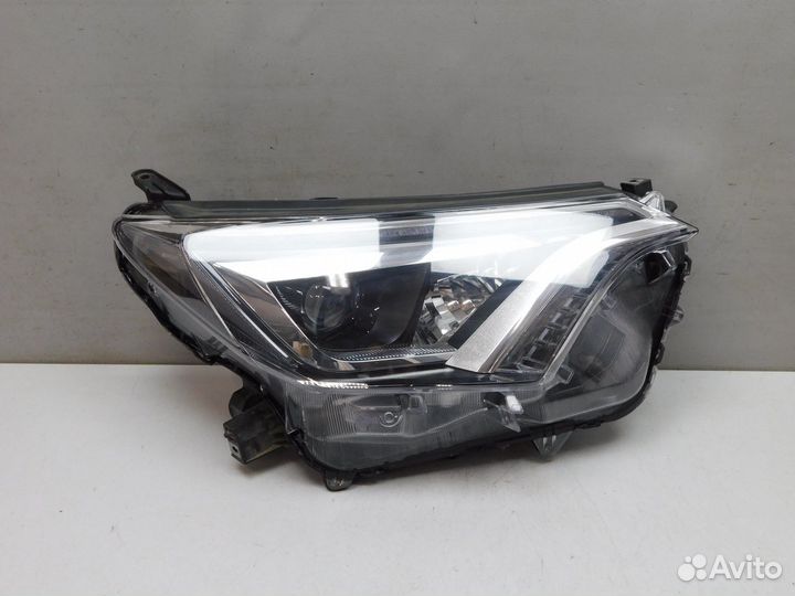 Фара правая Toyota RAV4