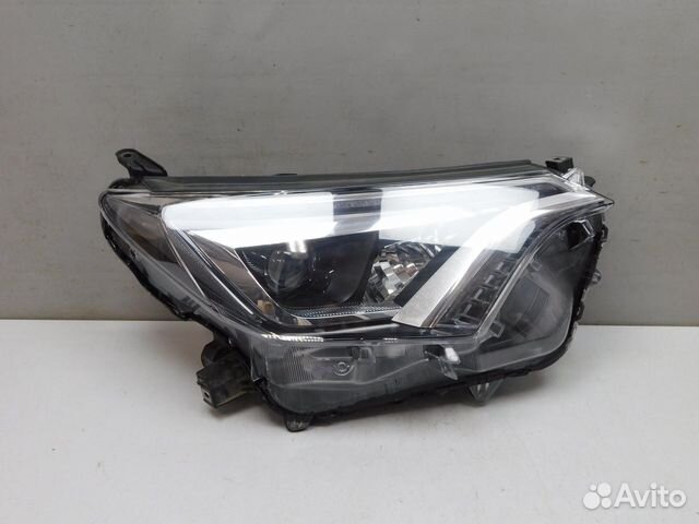 Фара правая Toyota RAV4