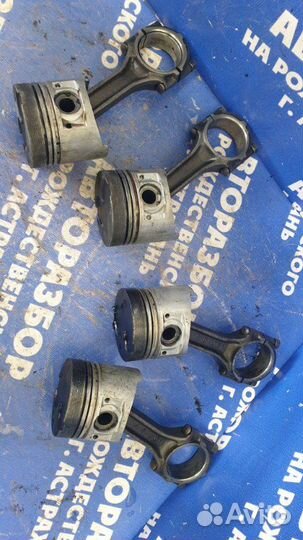 Поршень с шатуном Mitsubishi L300 4G92 1997