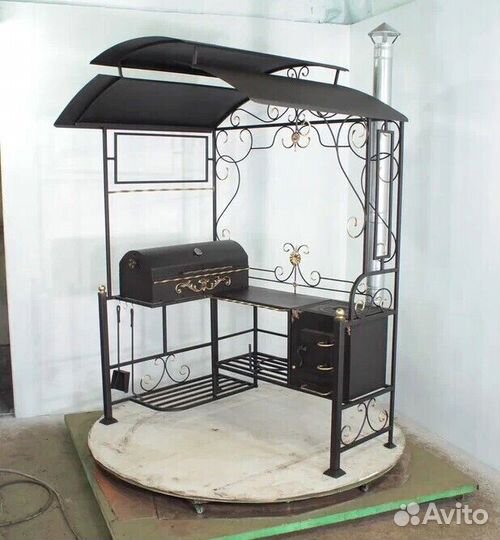 Мангал с крышей