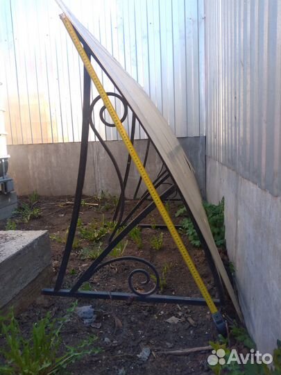 Металлический козырек для входа